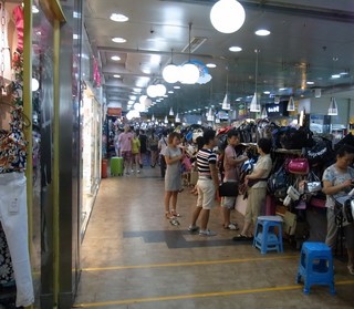 地下市場2.jpg